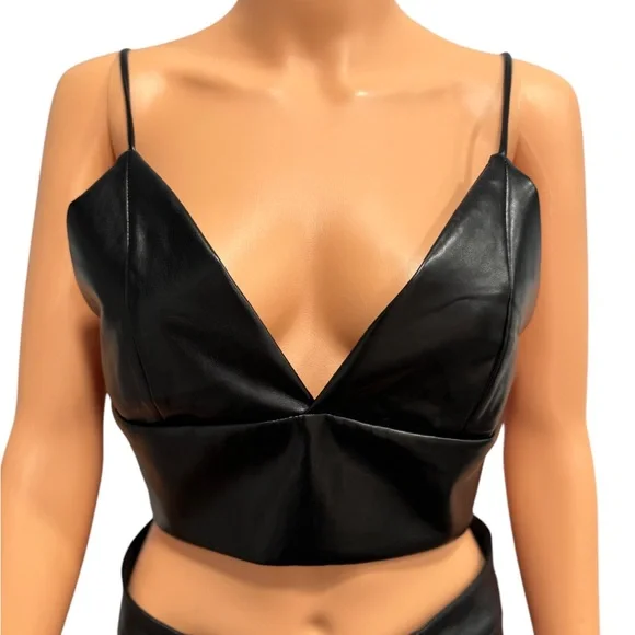 HOUSE OF HARLOW 1960 Vegan Faux Leather Bralette Black Crop Top NWT 8 - Picture 1 of 9